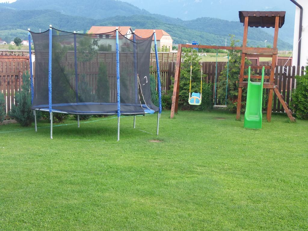 Pensiunea Dara Risnov Exterior photo